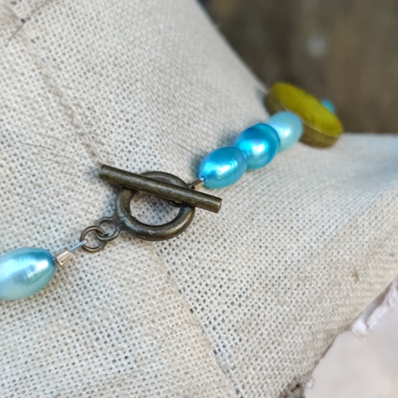 Blue freshwater pearl , agate, serpentine and crystal necklace - Picture 7 of 13